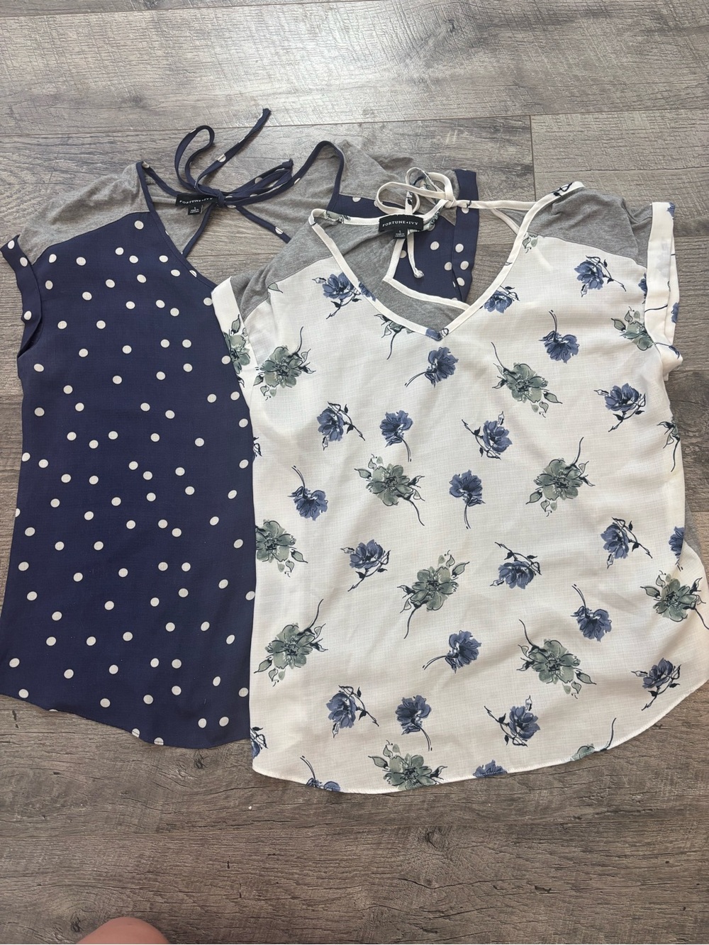 Fortune and Ivy (2 tops) Navy & White Floral-Print Women's Top - Unbranded